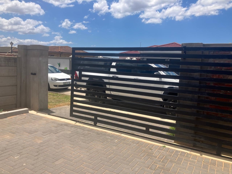 To Let 2 Bedroom Property for Rent in Windsor Park Eastern Cape